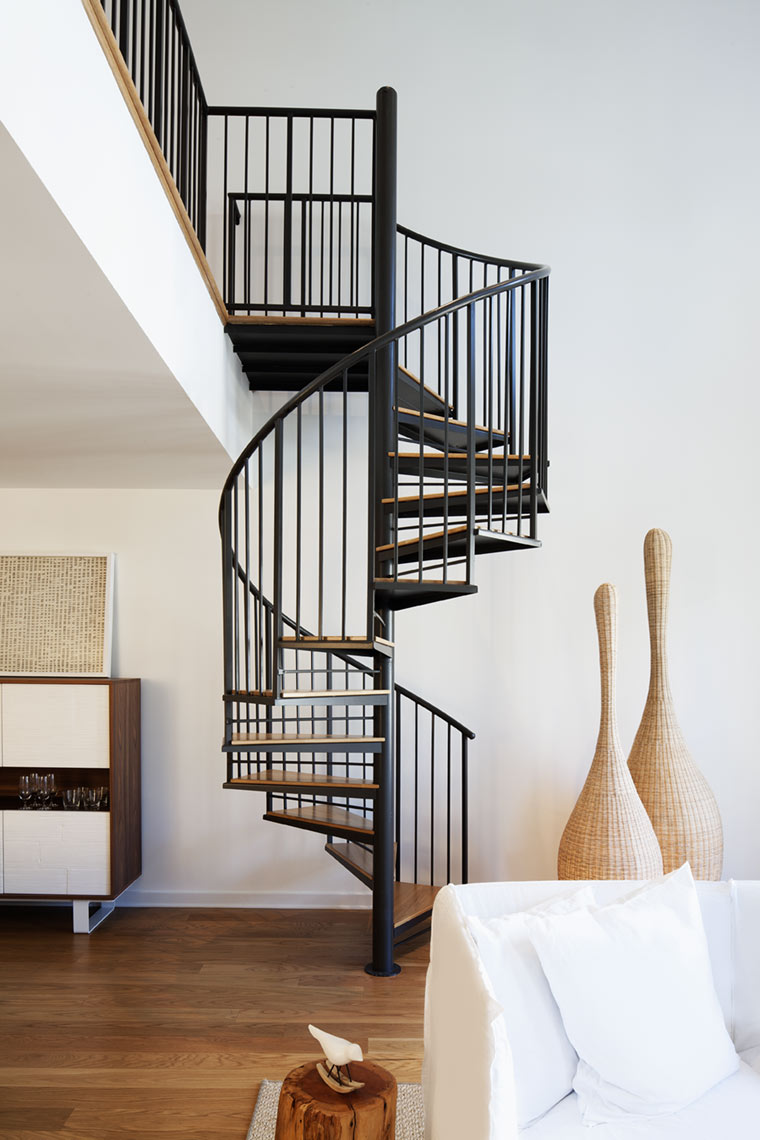architectural photograph of a residential interior staircase by Dan Poyourow