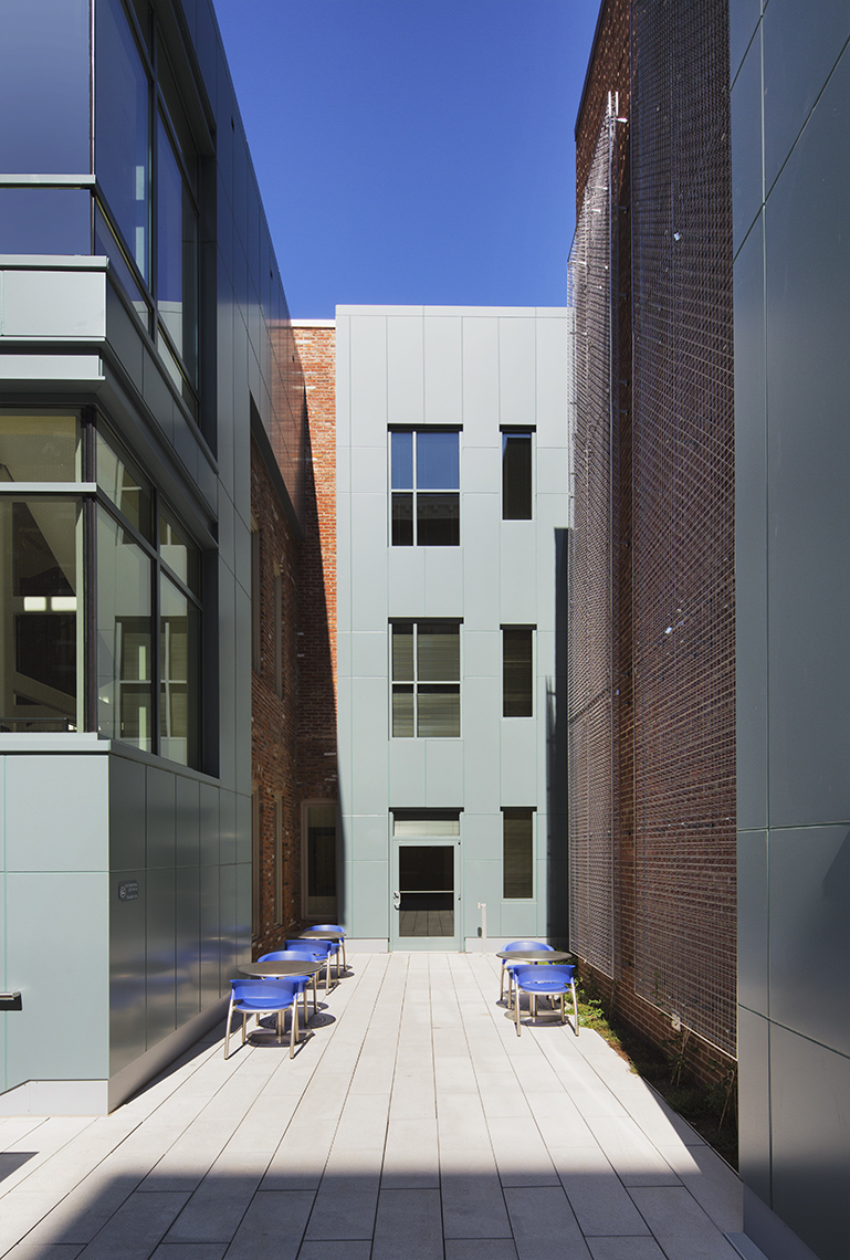 G W Univ exterior